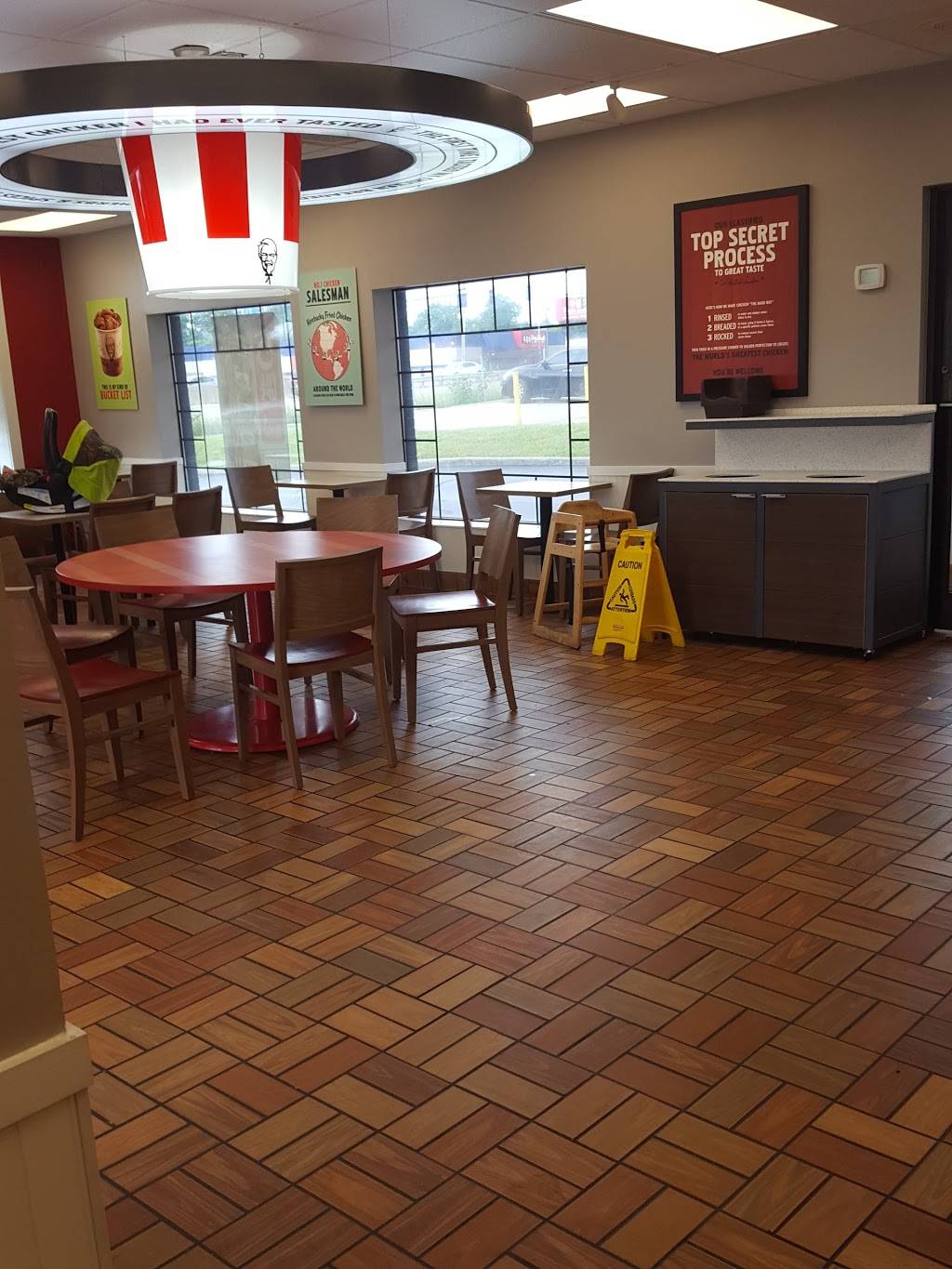 KFC | restaurant | 850 Eastgate S Dr, Cincinnati, OH 45245, USA | 5137523949 OR +1 513-752-3949