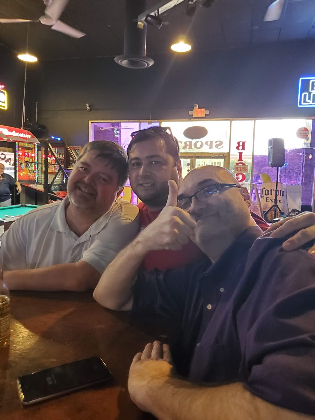 BIGgles Lounge Sports Cafe And Players Room | restaurant | 6150 Wilcrest Dr, Houston, TX 77072, USA | 8327154080 OR +1 832-715-4080