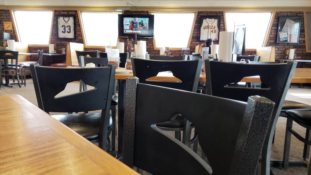 Pizza Hut | meal takeaway | 930 E 30th Ave, Hutchinson, KS 67502, USA | 6206620571 OR +1 620-662-0571