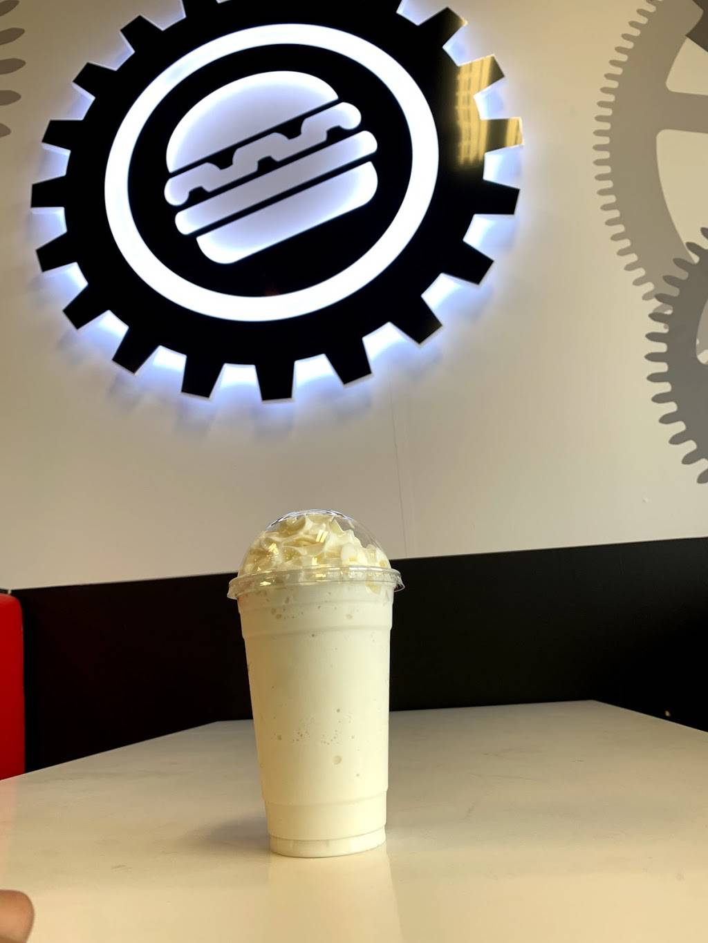 Burger Factory | restaurant | 2460 Neyagawa Blvd #9, Oakville, ON L6H 7P4, Canada | 2897257424 OR +1 289-725-7424