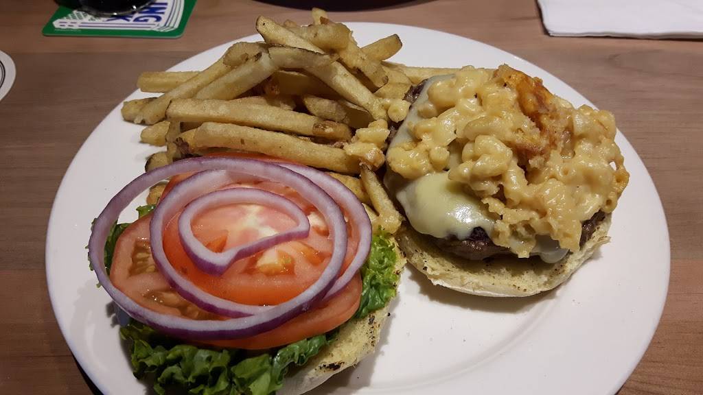 Mustang Sallys | restaurant | 99 Belmont Dr, London, ON N6J 4K2, Canada | 5196497688 OR +1 519-649-7688