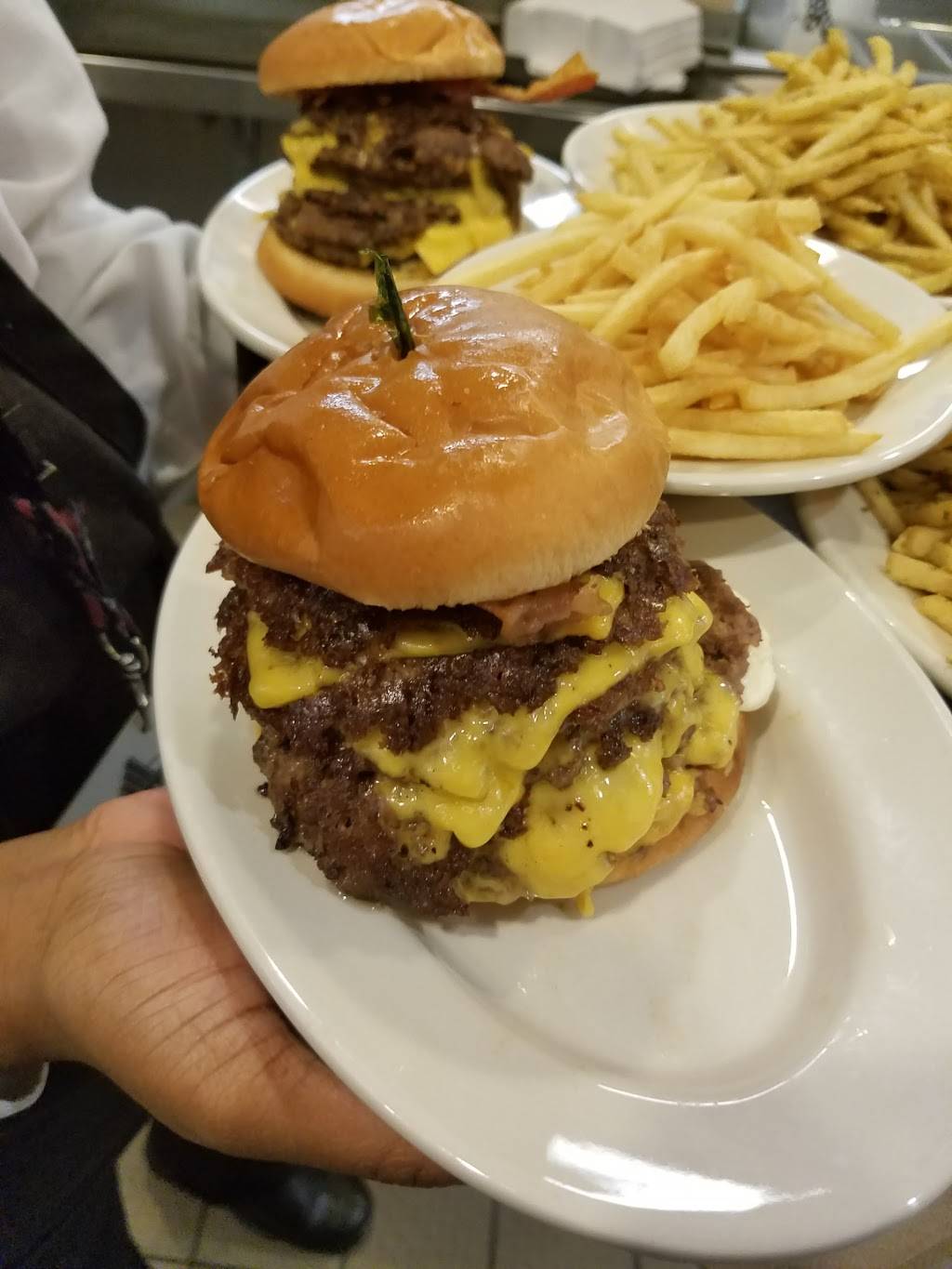 Steak n Shake | restaurant | 1912 W Worley St, Columbia, MO 65203, USA | 5734453097 OR +1 573-445-3097