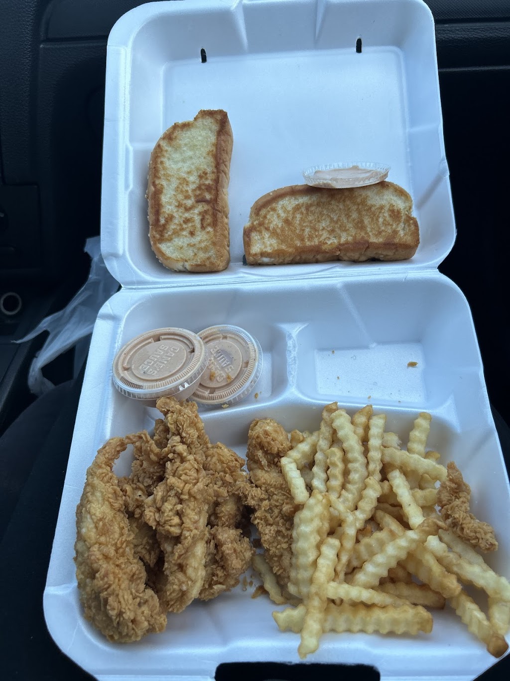 Raising Canes Chicken Fingers | restaurant | 1870 Tiffin Ave, Findlay, OH 45840, USA | 4193247424 OR +1 419-324-7424