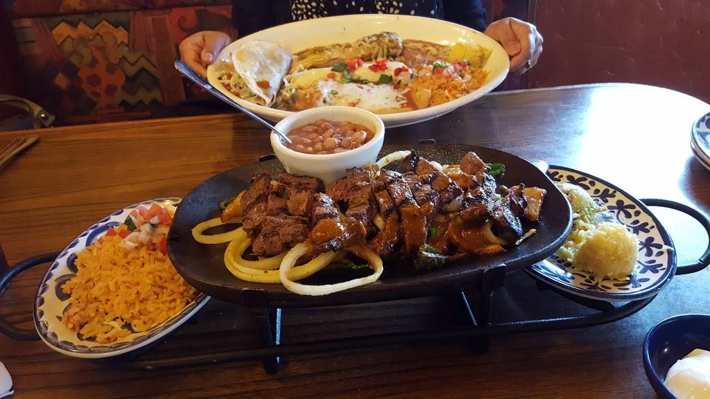 Who Song & Larrys | restaurant | 111 SE Columbia Way, Vancouver, WA 98661, USA | 3606951198 OR +1 360-695-1198