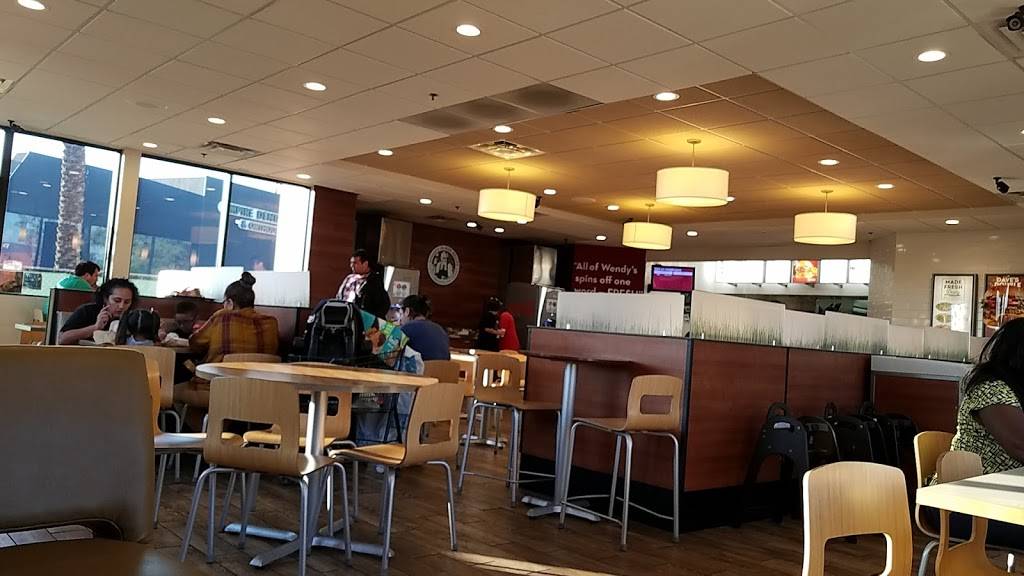 Wendys | restaurant | 1575 N Victory Pl, Burbank, CA 91502, USA | 8187298320 OR +1 818-729-8320