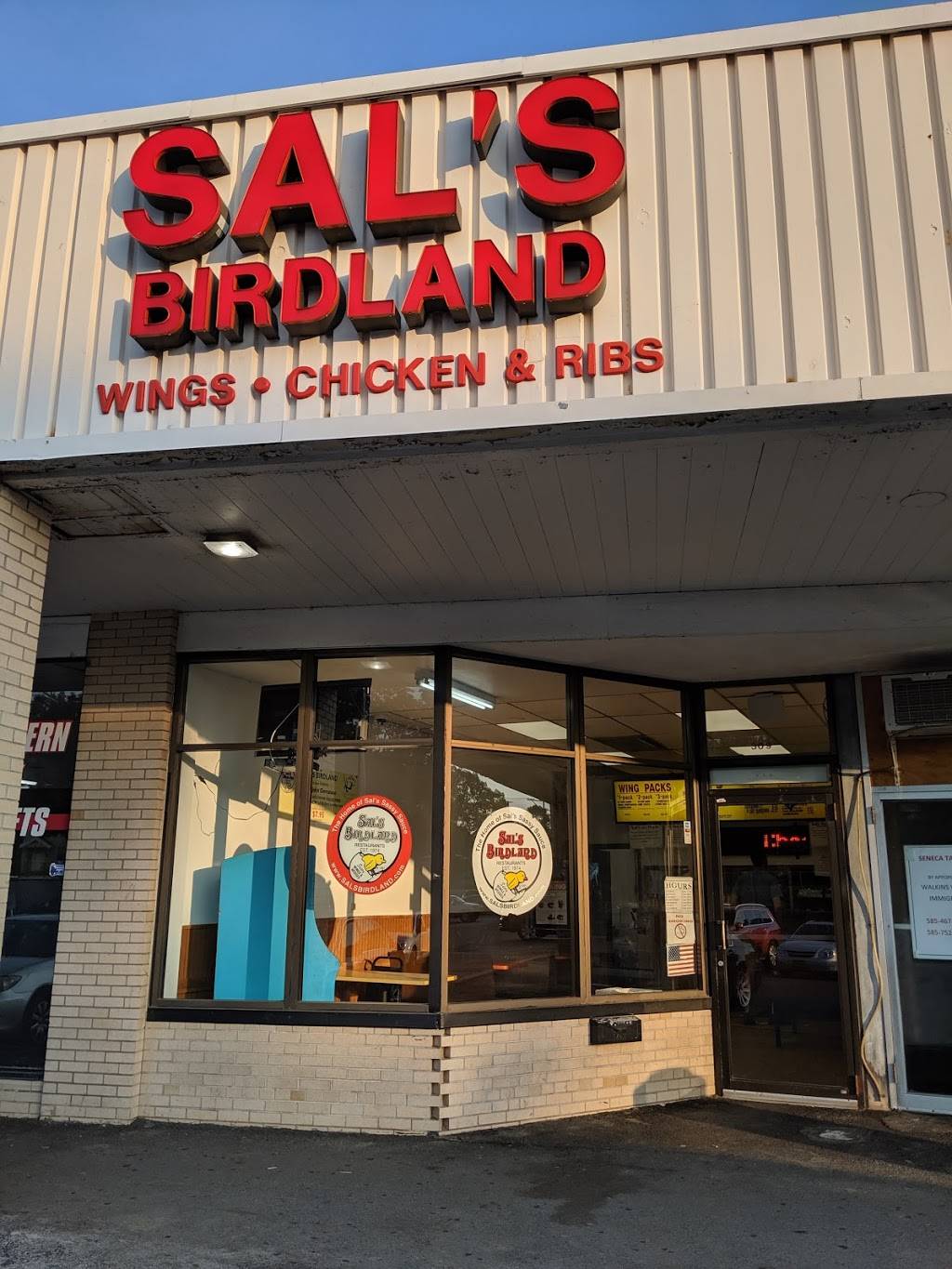 Sals Birdland Restaurant | restaurant | 309 East Ridge Road, Rochester, NY 14621, USA | 5855444171 OR +1 585-544-4171