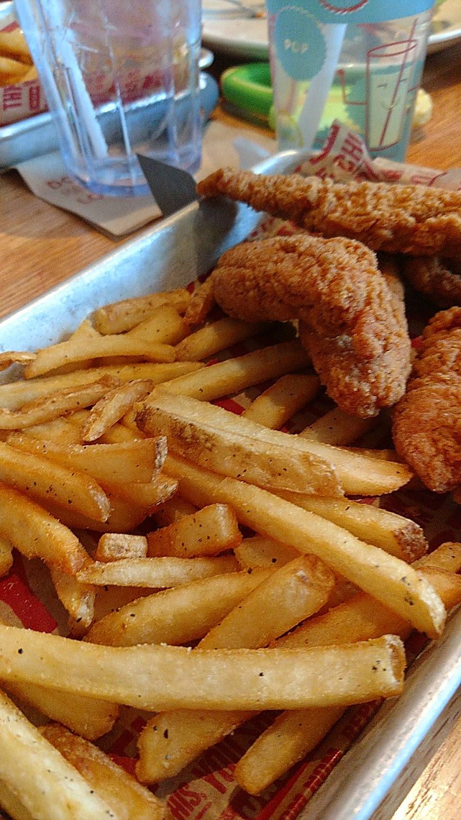 Applebees Grill + Bar | restaurant | 3881 W US-10, Ludington, MI 49431, USA | 2318450611 OR +1 231-845-0611