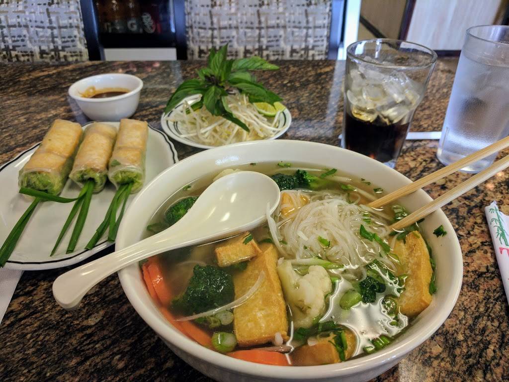 Pho Lee | restaurant | 776 N Main St, Corona, CA 92880, USA | 7149099661 OR +1 714-909-9661