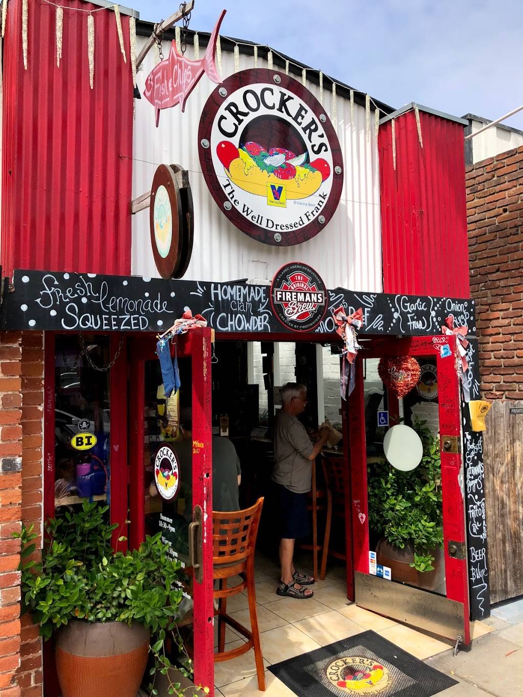 Crockers | restaurant | 211 Marine Ave, Newport Beach, CA 92662, USA | 9495729293 OR +1 949-572-9293