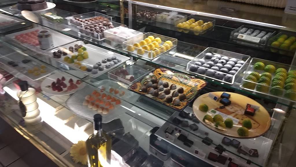 Cheese & Crackers | restaurant | 1715 W Kirby Ave, Champaign, IL 61821, USA | 2176158531 OR +1 217-615-8531