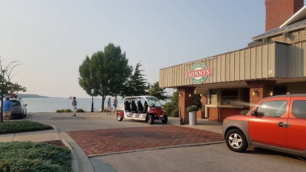 Sonnys Italian Kitchen and Pizzeria | restaurant | 129 N Madison Ave, Sturgeon Bay, WI 54235, USA | 9207432300 OR +1 920-743-2300