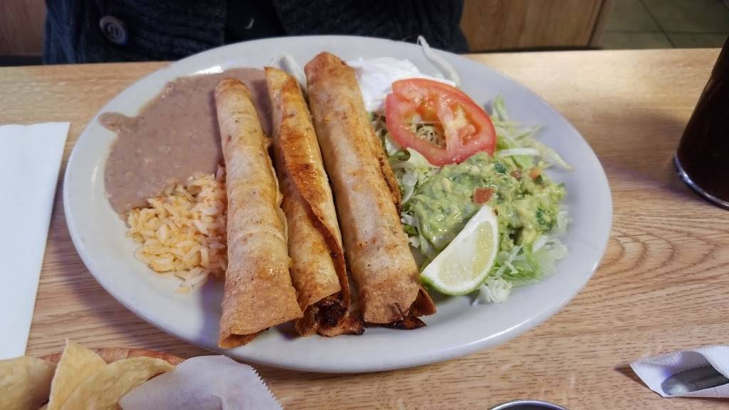 Los Jaliscienses Sports Bar | restaurant | 3501 E Division St, Arlington, TX 76011, USA | 8176403034 OR +1 817-640-3034