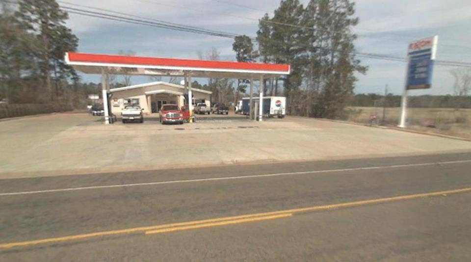 Cushing Food Mart | restaurant | 230 Cypress Ave, Cushing, TX 75760, USA | 9363264719 OR +1 936-326-4719