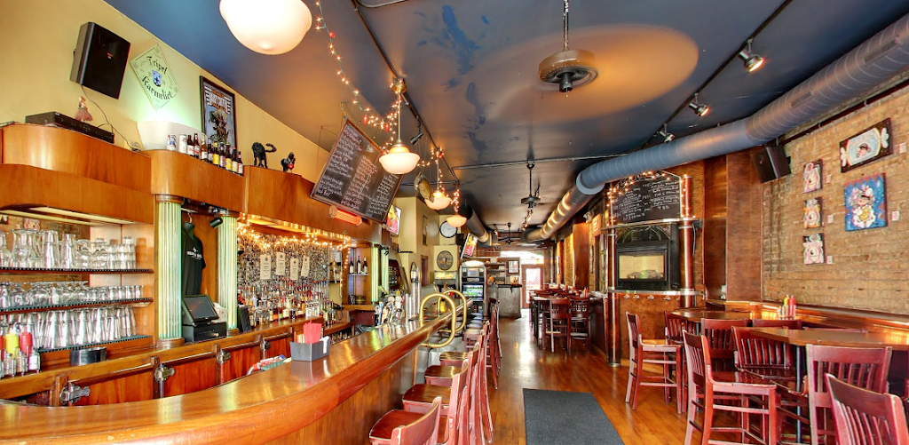 Village Tap | restaurant | 2055 W Roscoe St, Chicago, IL 60618, USA | 7738830817 OR +1 773-883-0817