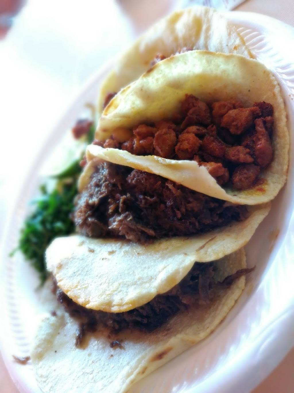 Yaris Taqueria | restaurant | 1913 S Edgefield Ave, Dallas, TX 75224, USA | 2149463748 OR +1 214-946-3748