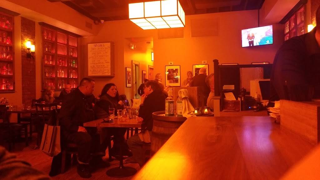 Crown | restaurant | 106 Bedford Ave, Bellmore, NY 11710, USA | 5169001560 OR +1 516-900-1560