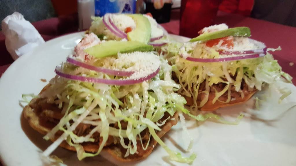El Aguila Dorada | restaurant | 830 Broadway, Bayonne, NJ 07002, USA | 2018580033 OR +1 201-858-0033