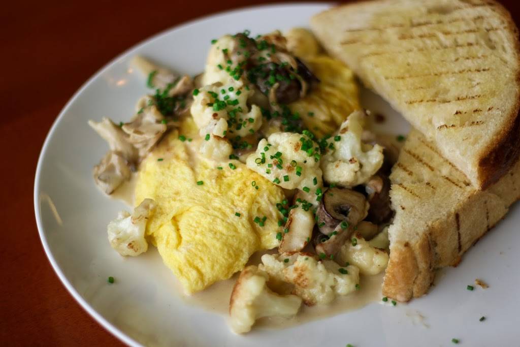 Kingfisher Restaurant & Deli | restaurant | 1001 Lake Dr SE, Grand Rapids, MI 49506, USA | 6167346833 OR +1 616-734-6833