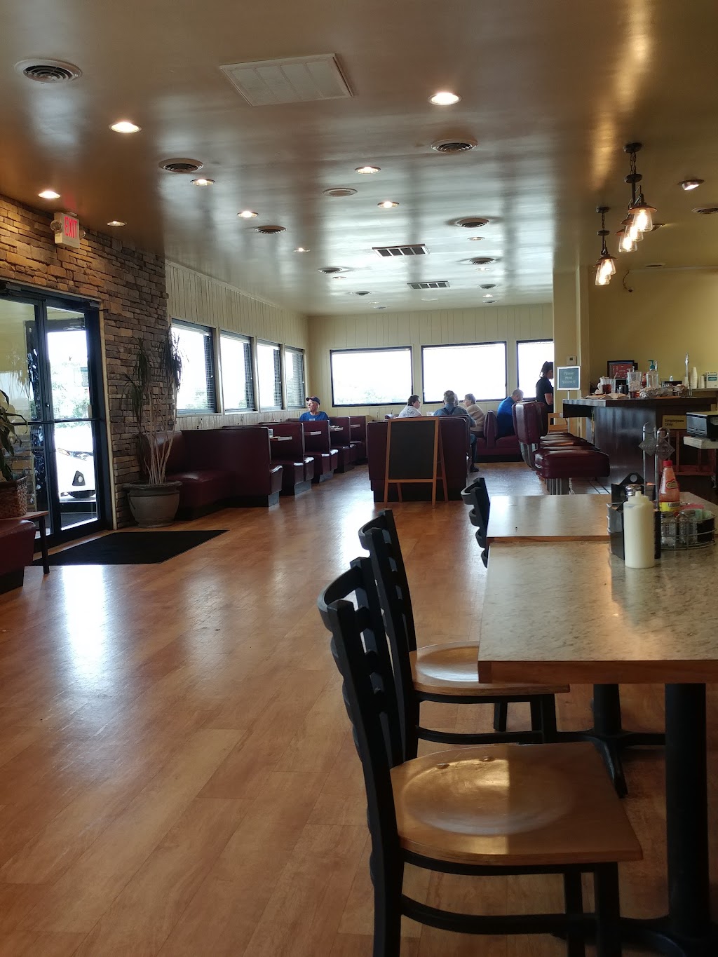 Eggberts | restaurant | 610 N McGee St, Caney, KS 67333, USA | 6203066052 OR +1 620-306-6052