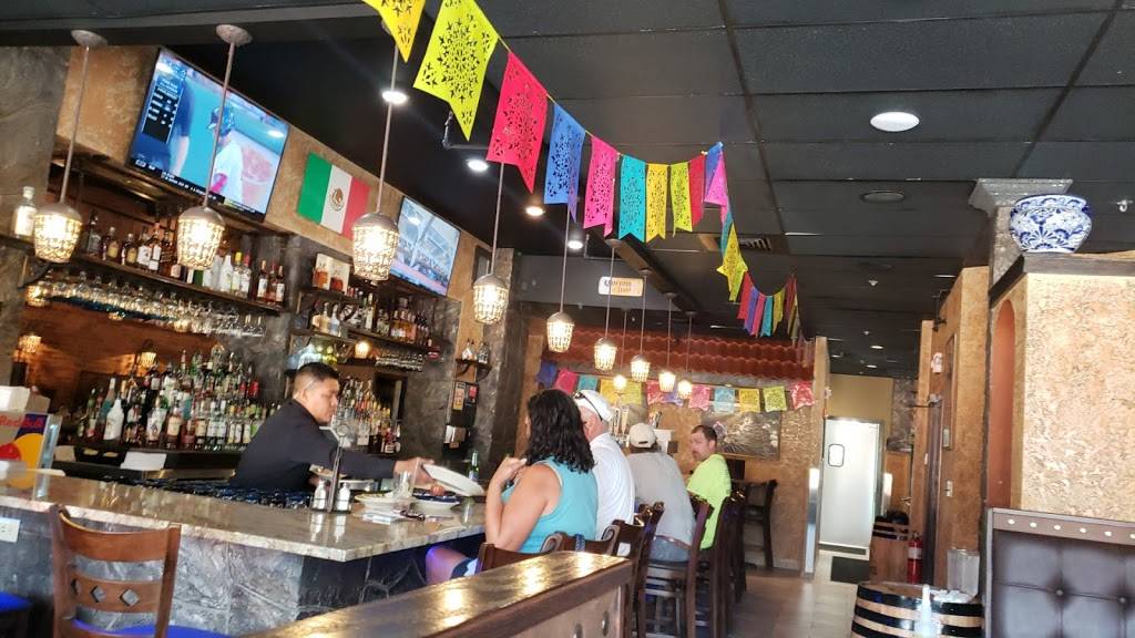 La Carreta | restaurant | 172 Hanover St, Portsmouth, NH 03801, USA | 6034278319 OR +1 603-427-8319