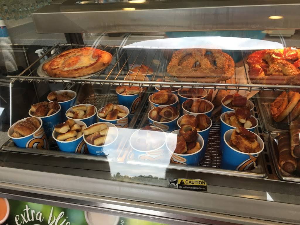 Auntie Annes | bakery | 100 Outlet Center Dr, Queenstown, MD 21658, USA | 4108277717 OR +1 410-827-7717