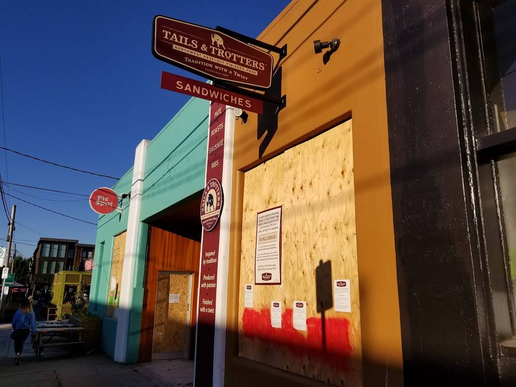 Tails & Trotters | restaurant | 525 NE 24th Ave, Portland, OR 97232, USA | 5034778682 OR +1 503-477-8682