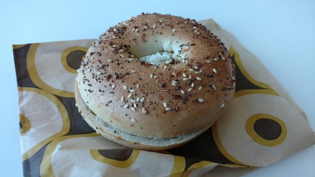 Einstein Bros. Bagels | cafe | LaGuardia Airport, Center Food Court, Terminal B, Flushing, NY 11371, USA | 5167923957 OR +1 516-792-3957