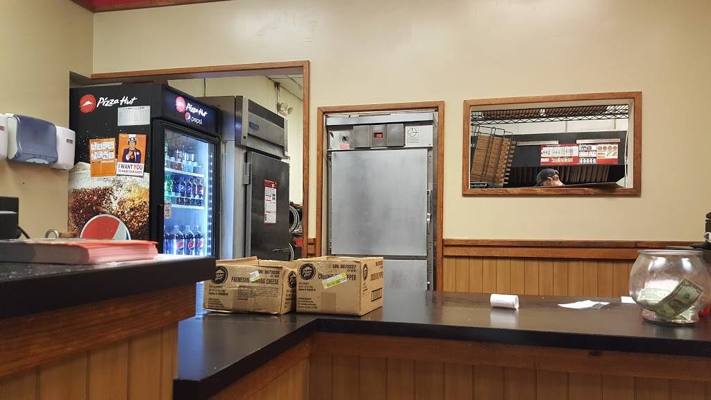 Pizza Hut | meal takeaway | 565 Belle Station Blvd, Mt Pleasant, SC 29464, USA | 8438564002 OR +1 843-856-4002