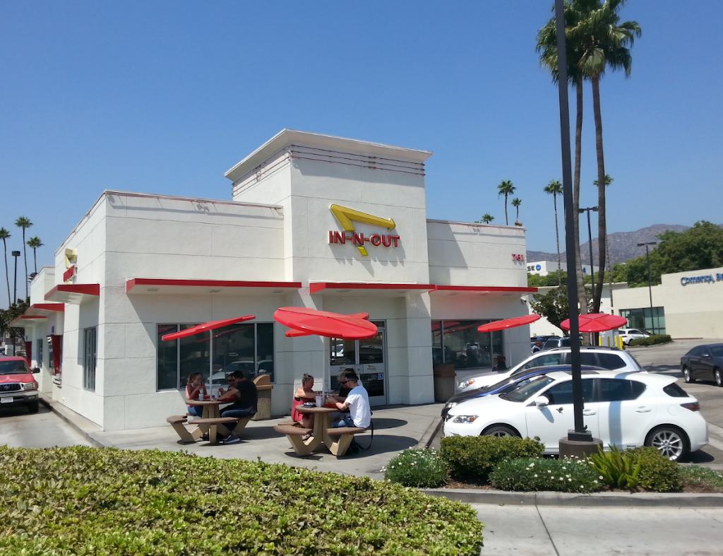 In-N-Out Burger | restaurant | 761 N 1st St, Burbank, CA 91502, USA | 8007861000 OR +1 800-786-1000