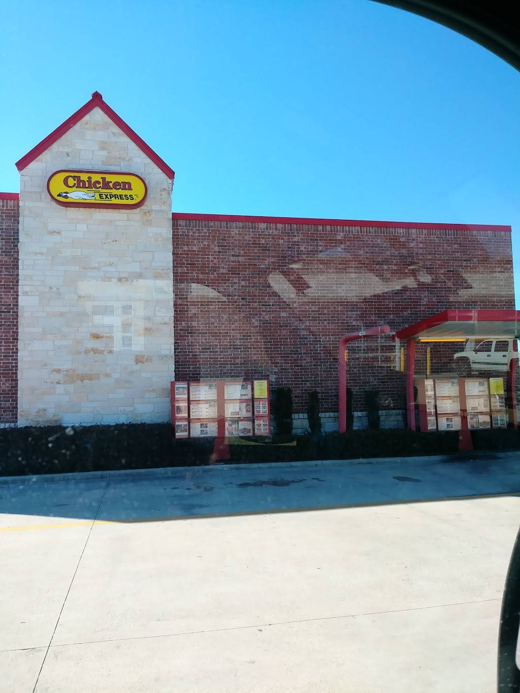 Chicken Express | restaurant | 4760 College St, Beaumont, TX 77707, USA | 4098405950 OR +1 409-840-5950