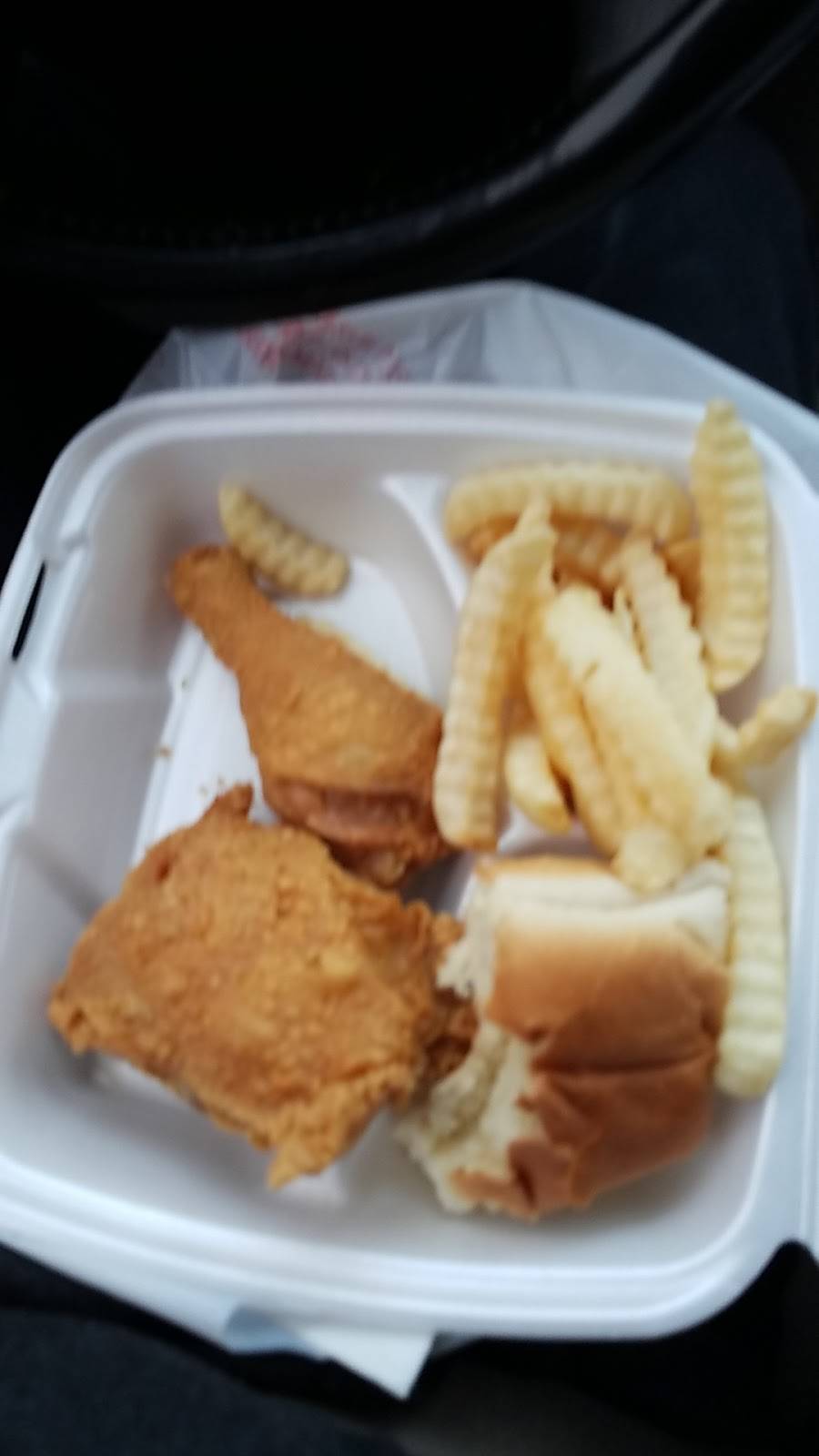 Lisas Chicken | restaurant | 1651 Sycamore School Rd, Fort Worth, TX 76134, USA | 8176154939 OR +1 817-615-4939