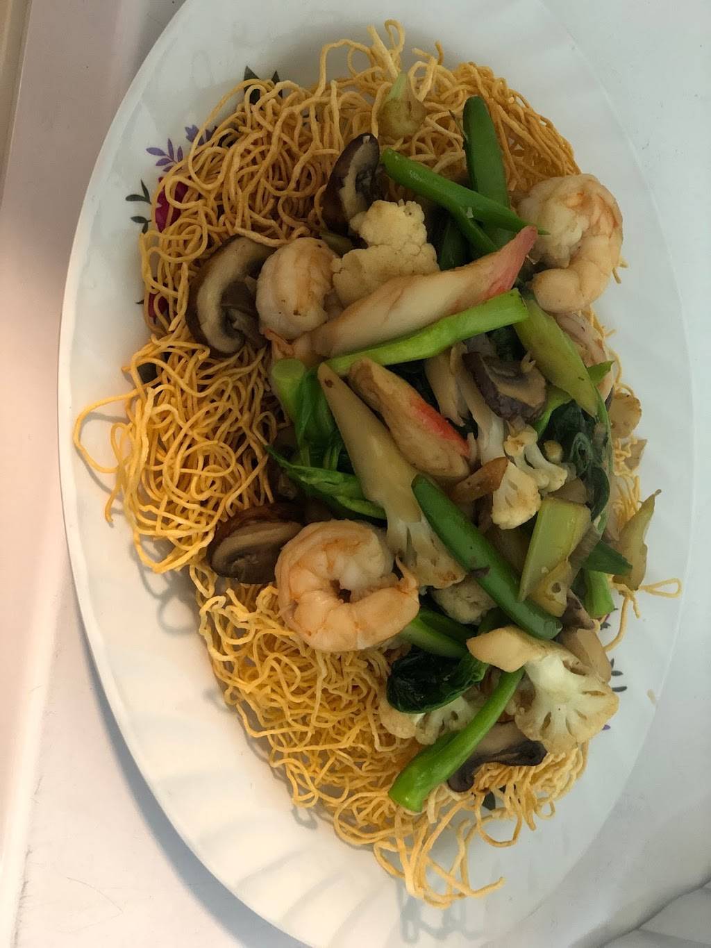 Ginger Root | restaurant | 9 Main St, East Hartford, CT 06118, USA | 8605681583 OR +1 860-568-1583