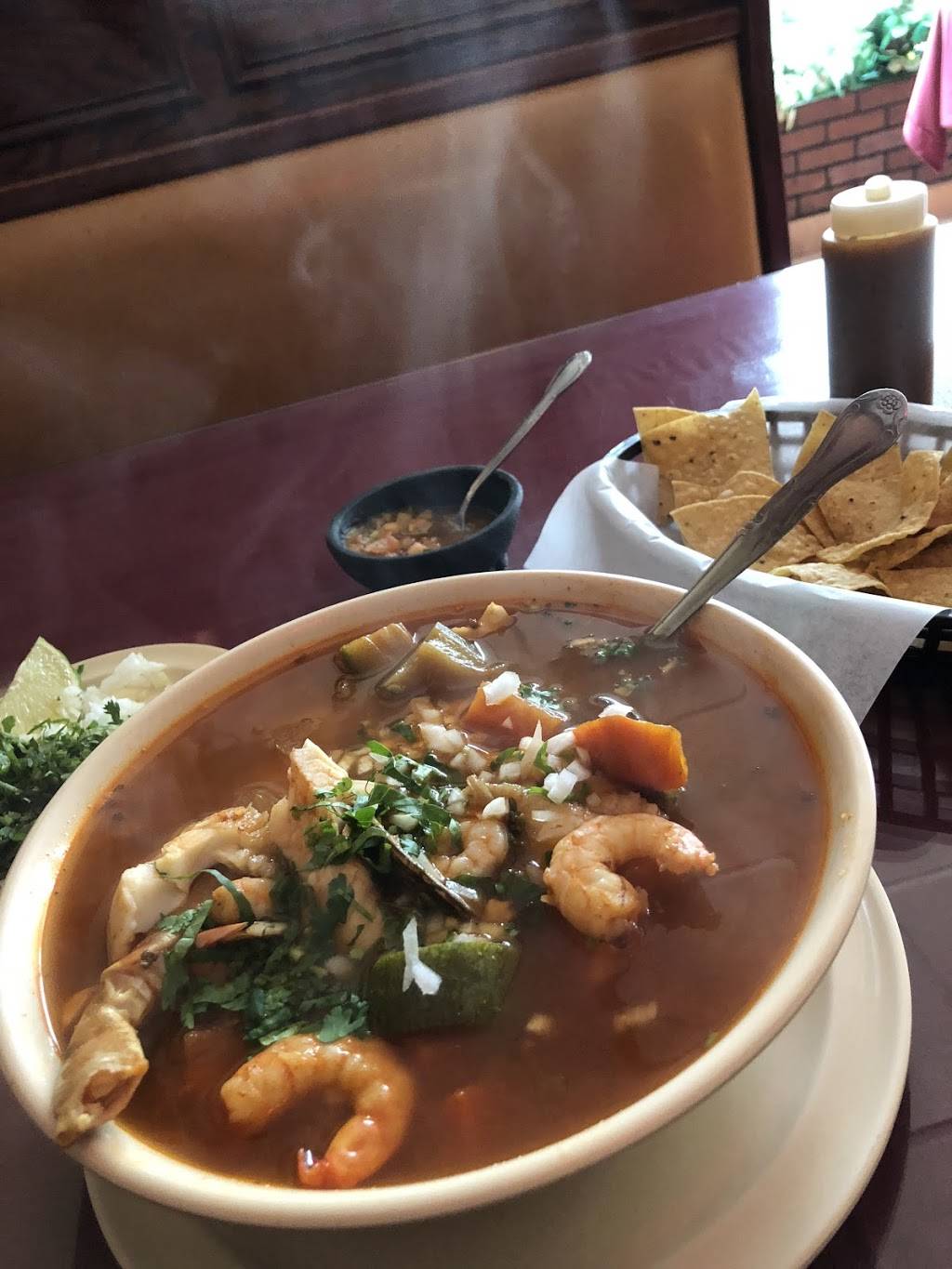 Maravillas Restaurant | restaurant | 5506 S Lake Park Ave, Chicago, IL 60637, USA | 7736433155 OR +1 773-643-3155