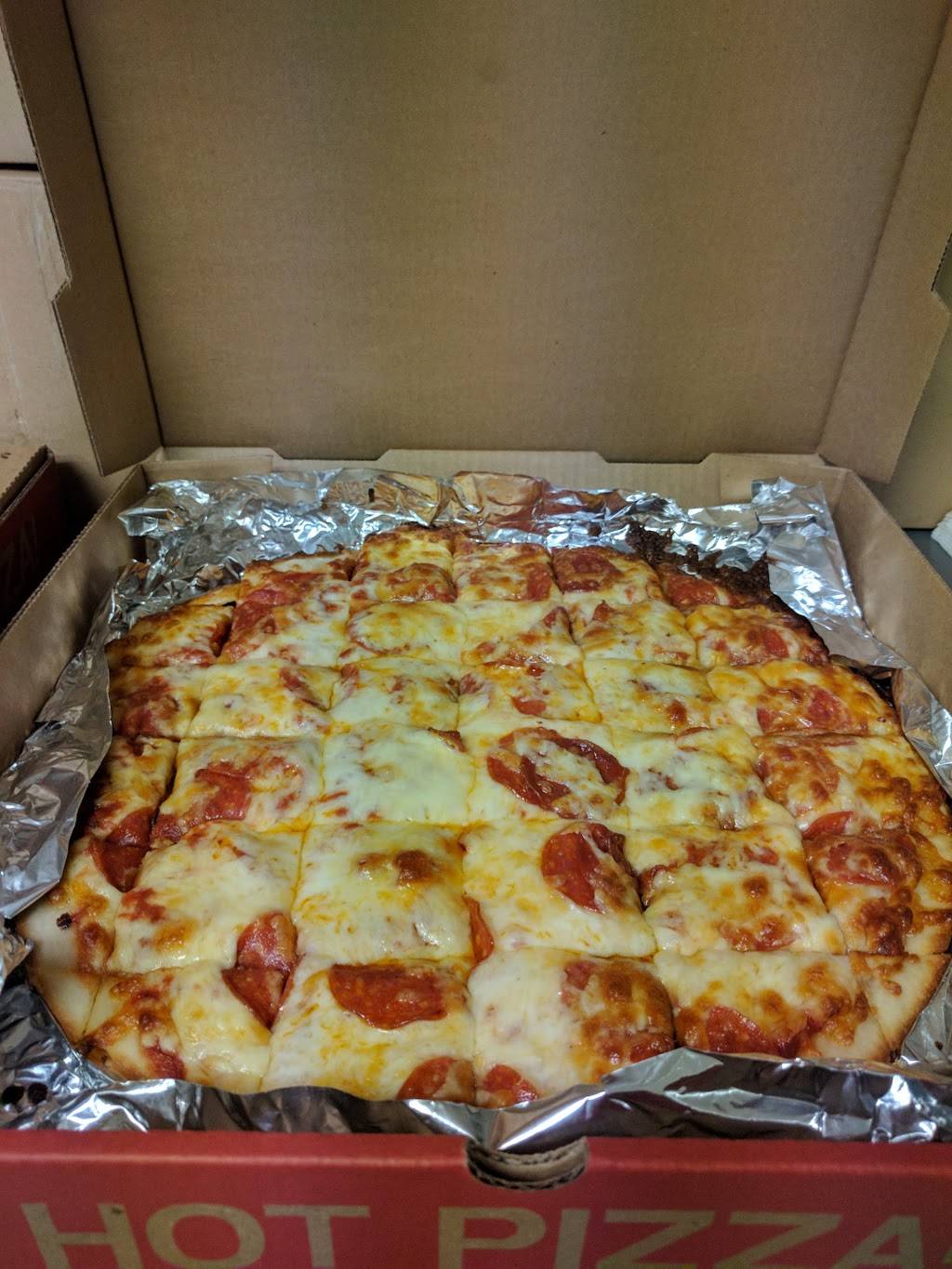 Paisanos Condis Pizza Pub | restaurant | 201 Brandt St, Dayton, OH 45404, USA | 9372241365 OR +1 937-224-1365