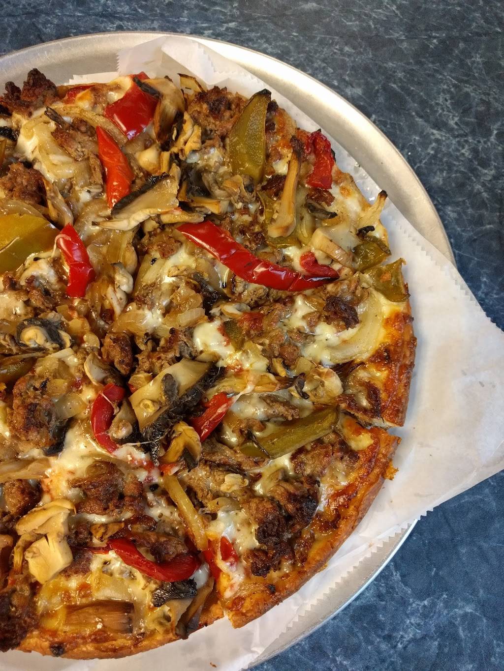 Town Pizza Restaurant | restaurant | 15 Wentworth St, Kittery, ME 03904, USA | 2074391265 OR +1 207-439-1265