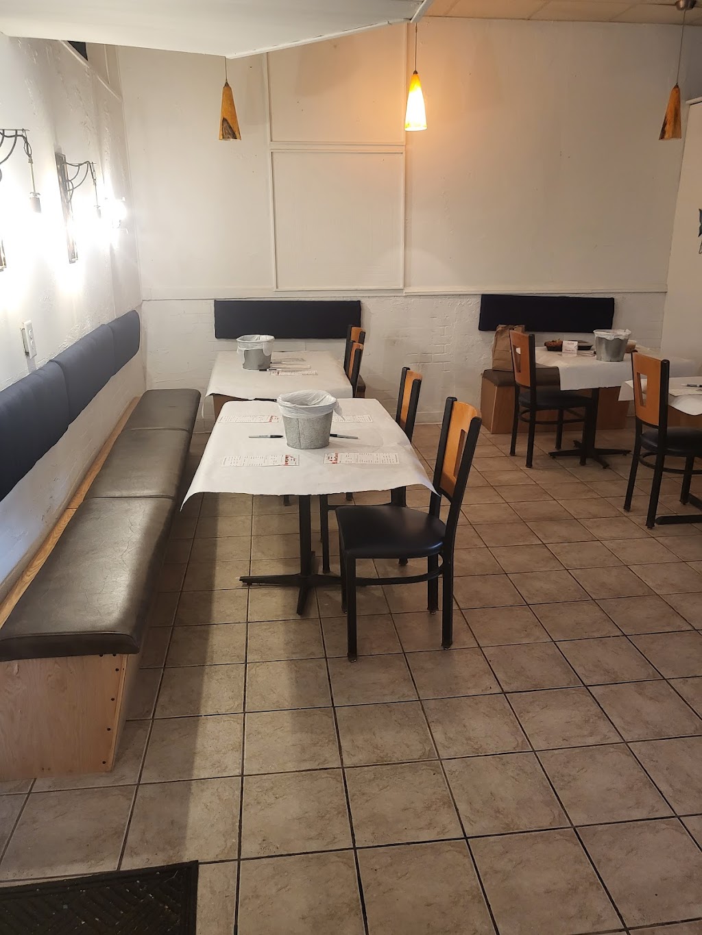 Eau Juicy-La Crosse | restaurant | 412 Main St, La Crosse, WI 54601, USA | 7154923575 OR +1 715-492-3575