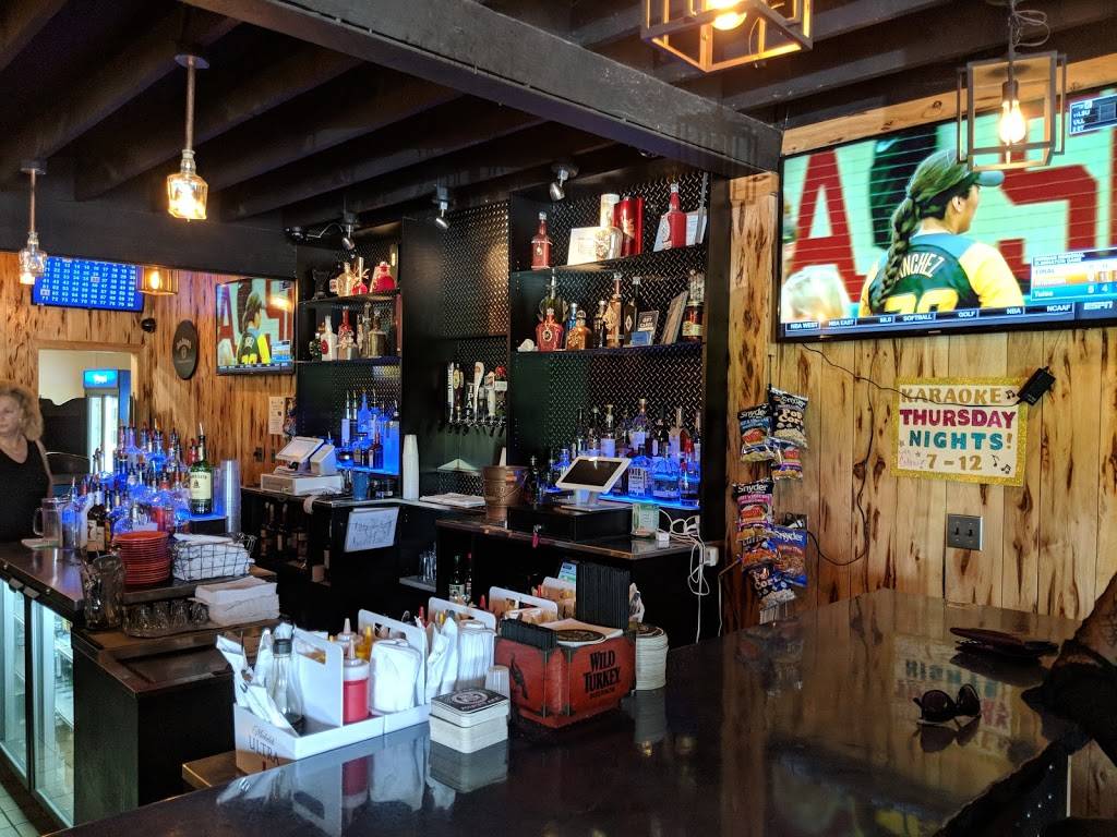 Crossroads Bar & Grill Inc | restaurant | 4887 OH-305, Southington, OH 44470, USA | 3308981897 OR +1 330-898-1897