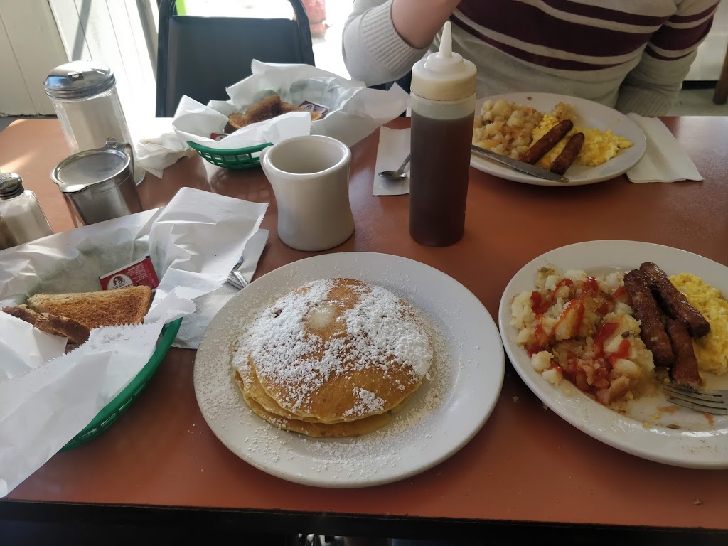 G M Dog NBurger Shoppe | restaurant | 4830 Liberty Ave, Pittsburgh, PA 15224, USA | 4126818276 OR +1 412-681-8276