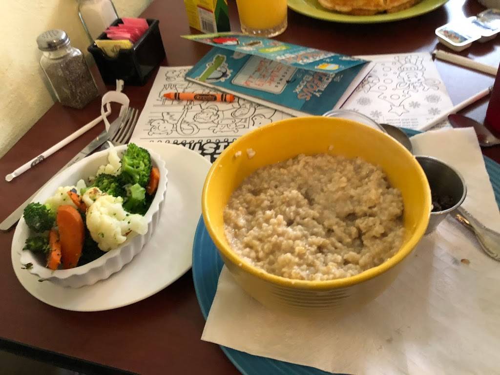 Blooms Baking House and Restaurant | restaurant | 610 W Main St, Leesburg, FL 34748, USA | 3527871004 OR +1 352-787-1004