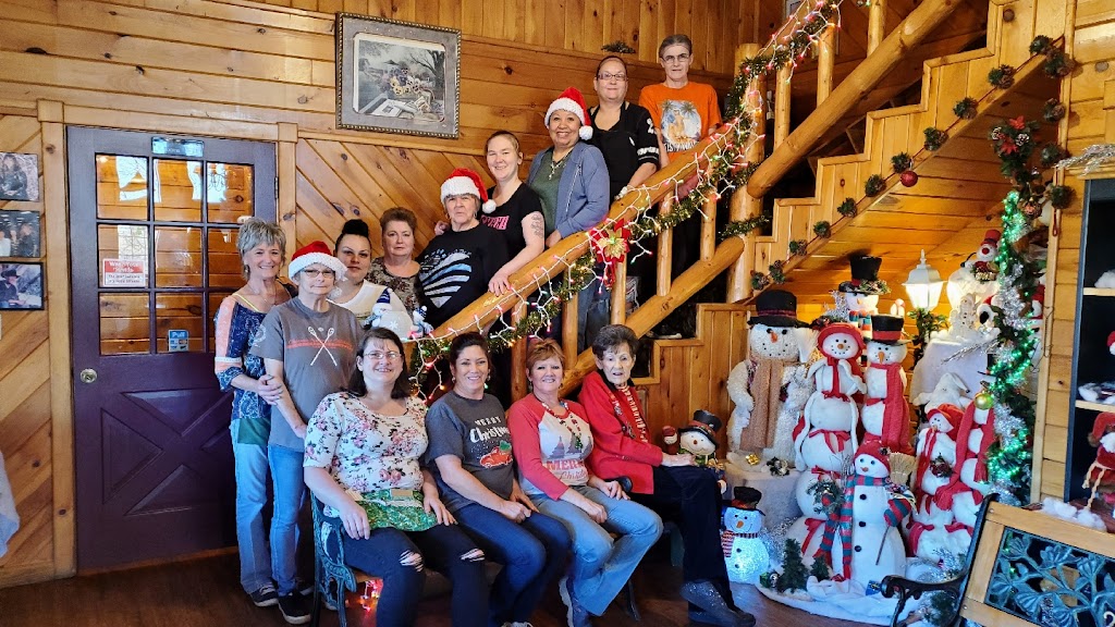 Oaks Steak House & Gifts | restaurant | 2204 S Park Dr, Broken Bow, OK 74728, USA | 5805845266 OR +1 580-584-5266