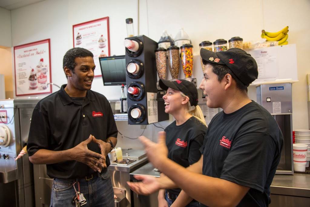 Freddys Frozen Custard & Steakburgers | restaurant | 8621 W 21st St, Wichita, KS 67205, USA | 3167222299 OR +1 316-722-2299