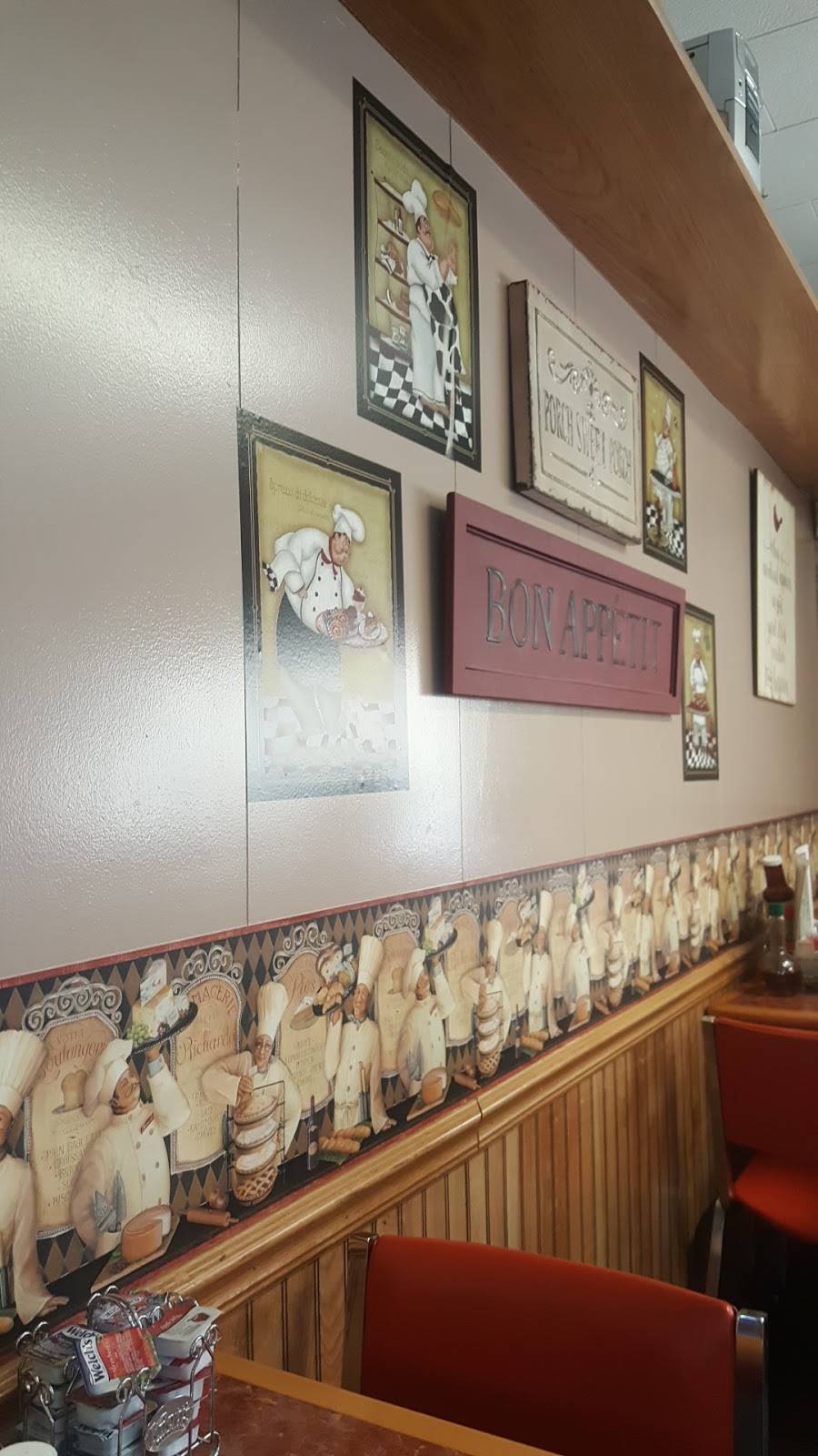 Front Porch Cafe | restaurant | 213 State St, Modesto, IL 62667, USA | 2174397441 OR +1 217-439-7441