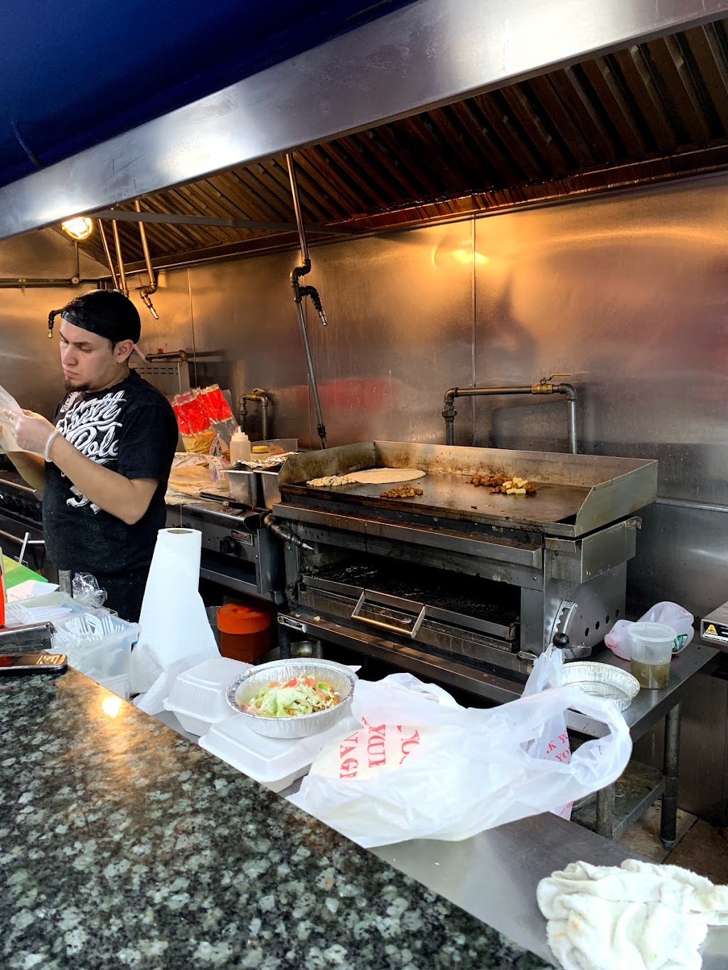 Chinelos 2 | restaurant | 530 W 136th St, New York, NY 10031, USA | 2126906077 OR +1 212-690-6077