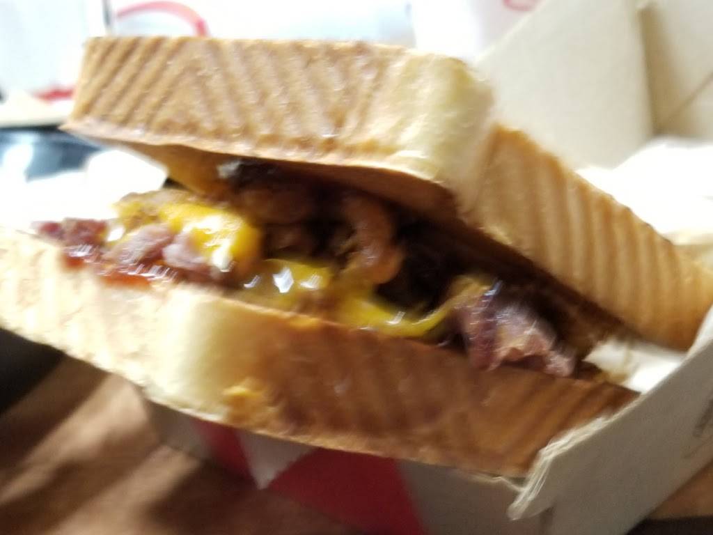 Arbys | restaurant | 1746 E Apple Ave, Muskegon, MI 49442, USA | 2317737339 OR +1 231-773-7339