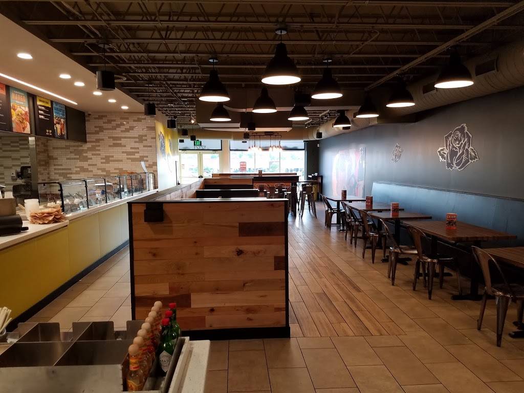 QDOBA Mexican Eats | restaurant | 12121 St Charles Rock Rd, Bridgeton, MO 63044, USA | 3147394639 OR +1 314-739-4639