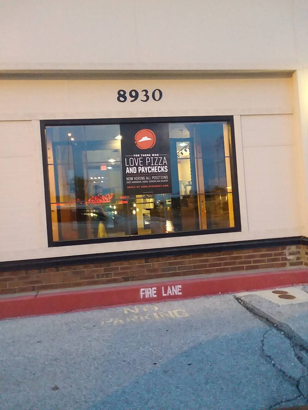 Pizza Hut | meal delivery | 8930 Fort St, Omaha, NE 68134, USA | 4023974400 OR +1 402-397-4400