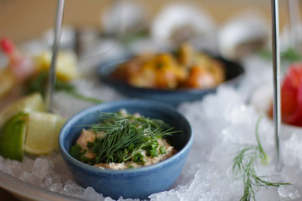 Summer House | restaurant | at The Carlyle on The Lake, 12900 Lake Ave Unit 2, Lakewood, OH 44107, USA | 2162702300 OR +1 216-270-2300