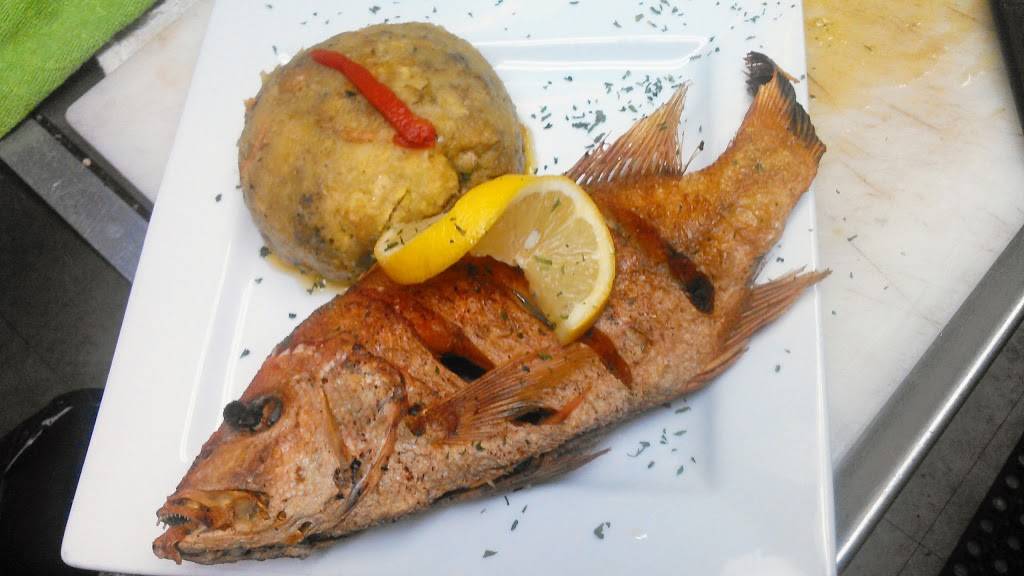 La Cosinita Latina | restaurant | 2480 S Congress Ave, West Palm Beach, FL 33406, USA | 5613452382 OR +1 561-345-2382