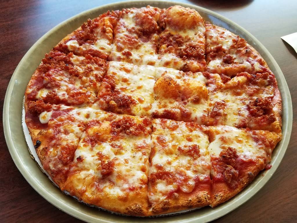 Pizza King | meal delivery | 836 US-27, Berne, IN 46711, USA | 2605893515 OR +1 260-589-3515