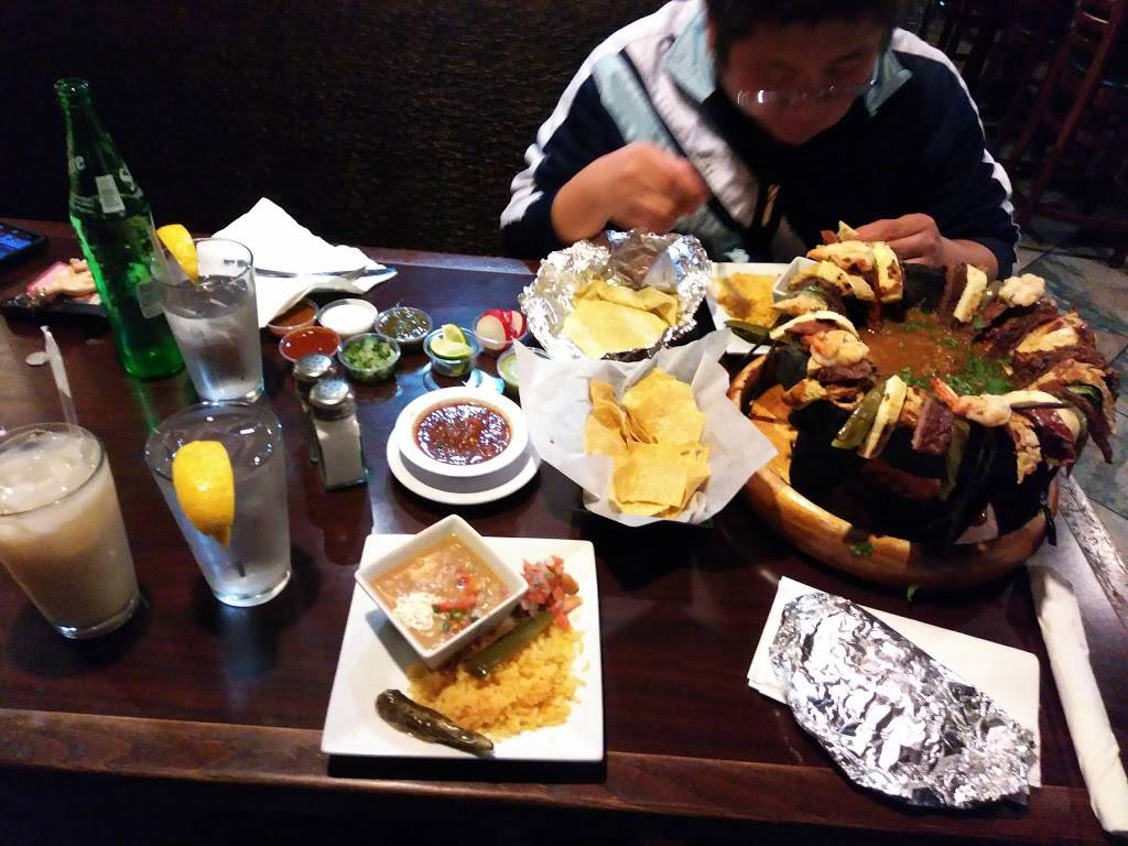 Viva Villa | restaurant | 1250 S E St, San Bernardino, CA 92408, USA | 9093811050 OR +1 909-381-1050